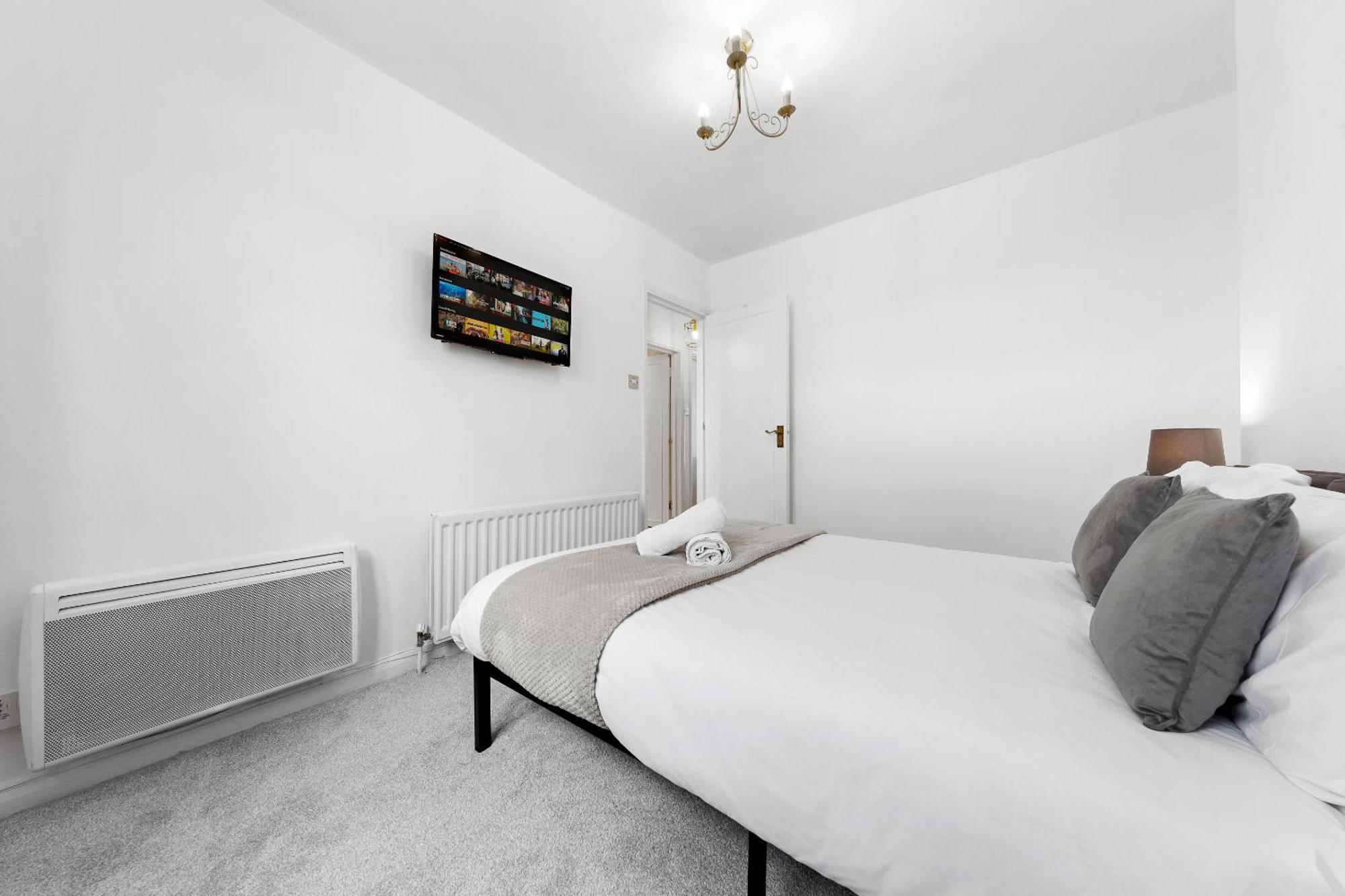 Newly Renovated Kensington 2 Bedroom Apartment With Balcony Near Harrods Sleeps 6, 2 Min Walk From Station London Eksteriør billede